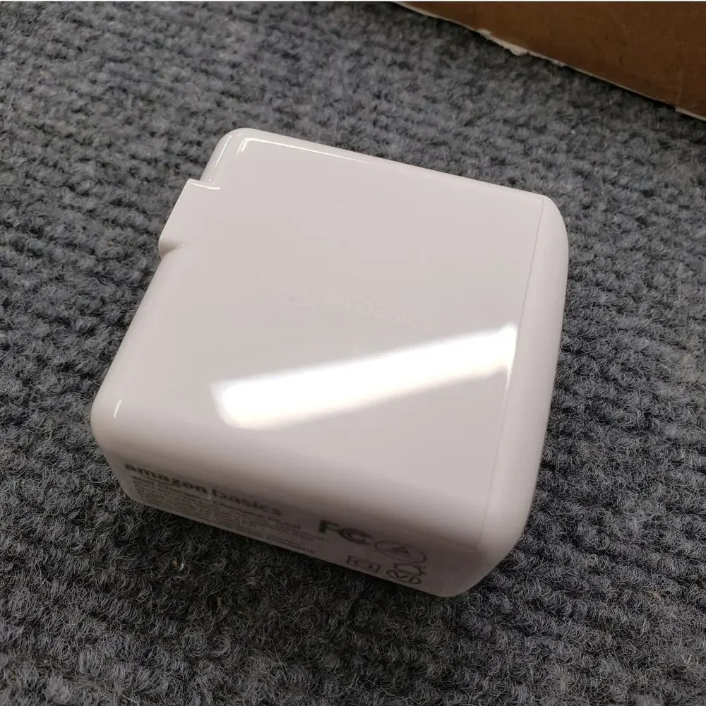 Amazon Basics 2-Port USB-A 24W Wall Charger (White, Model UTC2421US-WH)